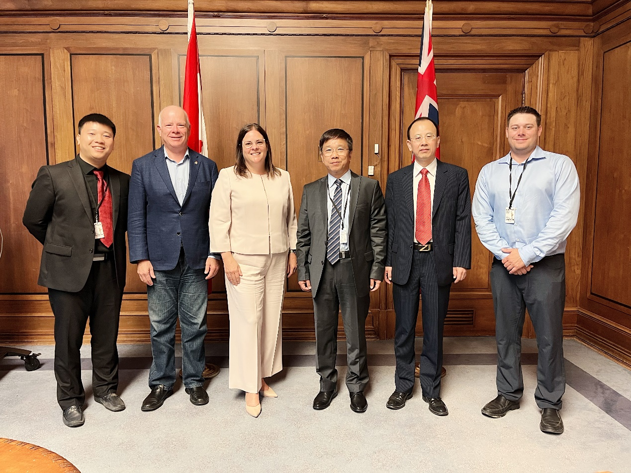 威廉体育集团董事长王平卫拜会加拿大曼尼托巴省省长